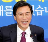 반기문의 중도하차, 안희정의 '득과 실'은?