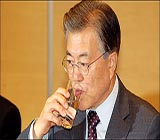 문재인 '대세론' 업은 '캠프 전방위 수혈'