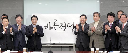 유승민 '보수후보 단일화'와 김무성 '반패권 연대' 간 다른 계산법