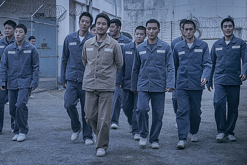 [D-film] 용의자가 교도소 죄수…'발칙한 충격'
