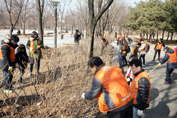 호반건설 임직원 봉사단, 봄맞이 봉사활동 펼쳐