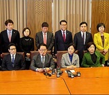 야4당 '특검연장' 공세에 한국당, 민생법안으로 맞불