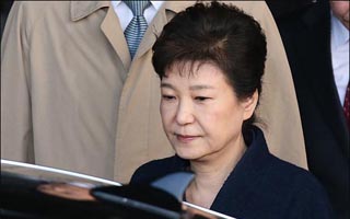 박근혜 전 대통령, 구속돼야할 하등의 이유 없다