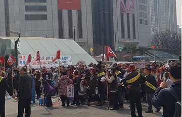 개장 앞둔  '제2롯데월드',  주변 상인들과 갈등은 여전