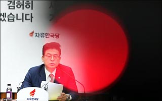 한국당, 청와대발 '청산 드라이브'에 '강한 야당' 시동 거나