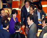 민주당, 본회의 불참자 자체 조사에 줄줄이 'SNS 사과'