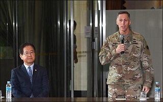 국방부 "사드 전자파·소음, 영향 없다"…주민들 "수용 불가"