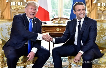 트럼프-마크롱 "北 세계 안보 위협… 대응 협력"