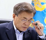 문재인 대통령, 1년 만에 돌려놓은 '건국절 논란'