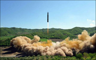 북한, 올해 들어 한달 평균 2발 이상 미사일 쐈다