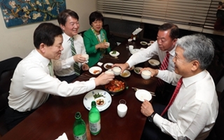 안철수, 전날 만찬서 "통합 논의 앞서나갔다"…오늘 의총서 연대논의 