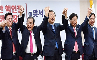 한국당, '홍준표·복당파' vs '친박·비홍' 주도권 경쟁 돌입