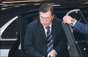G2에 갇힌 韓, 마이웨이 北…“문재인 외교가 안보인다”