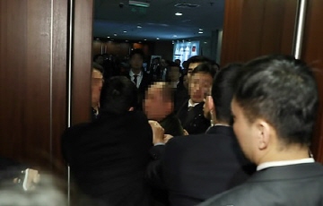 중국 외교부 “한국 사진기자 폭행사건, 상황 파악 중”
