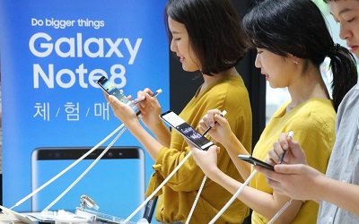 시장조사업체 이마케터  “한국, 스마트폰 사용 하루 2시간 돌파” 전망