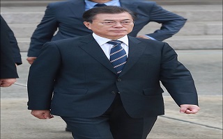 文 대통령 지지율 ‘흔들’…취임 후 두번째 50%대 기록