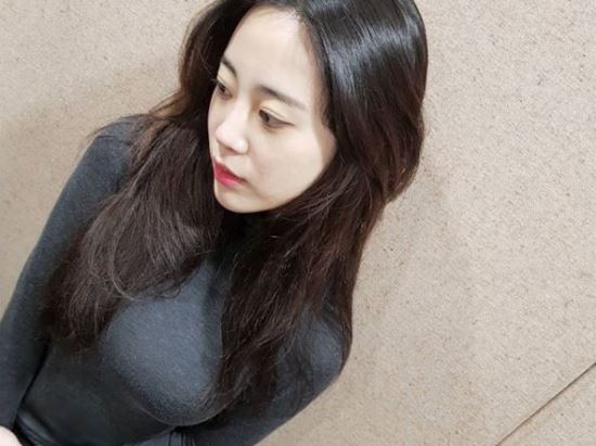 허영지, 카라 막내 시절 잊게 만드는 미모