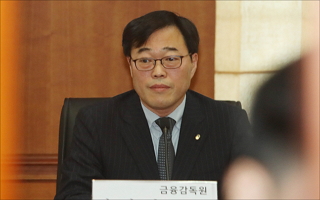 김기식 외유 의혹에 ‘엉뚱한’ 여비서 논란…2차 피해 우려