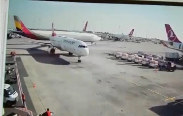 아시아나 여객기, 터키 공항서 다른 항공기와 충돌...인명 피해 없어