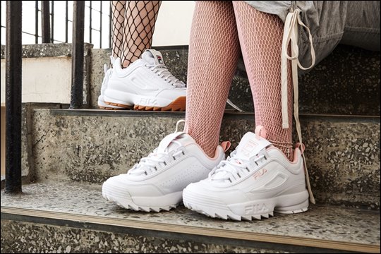 휠라·신세계인터 '어닝 서프라이즈'…신발·화장품이 지원사격