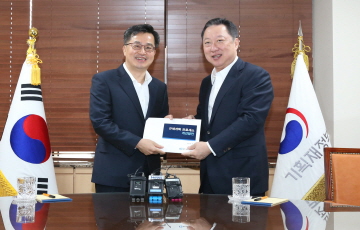 박용만 대한상의 회장 "규제개혁, 과제발굴보다 해결에 집중"