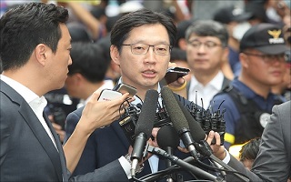 김경수 지사의 특검 조롱화, 살아 있는 권력의 오만의 극치다