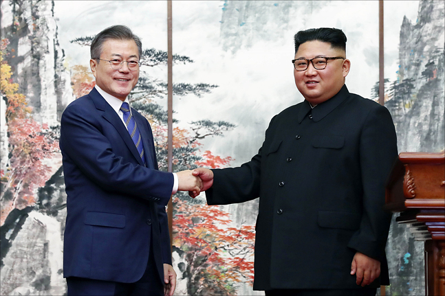 美日언론 "文정부는 북한 대변인이냐"…韓 대변인은 누구?