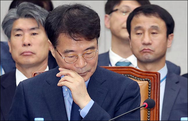 [데일리안 여론조사] 文대통령 경제팀 교체, 52.9% 일단 "긍정적"