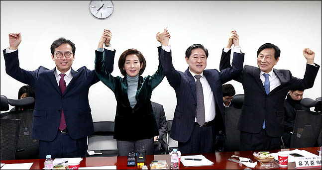 한국당 잔류파 초·재선, 원내대표 후보 초청간담회 열어