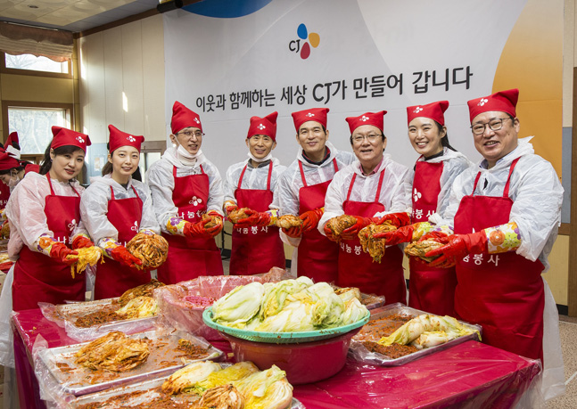 CJ그룹, 소외이웃에 김장김치 10만 포기 후원