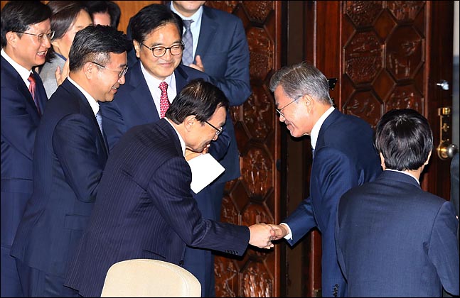[Reset Korea] 민주당, '문재인당' 탈피 못하면 '20년 집권' 어림없다