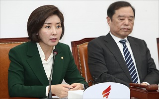 북미회담과 전대 겹친 한국당…내일 중 '연기 여부' 결론