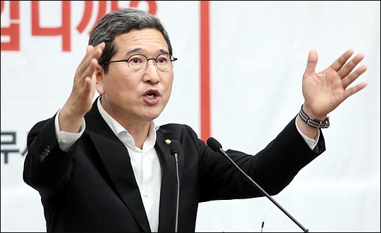 '경제실정 꼬집어야 하는데' 애타는 한국당 의원들