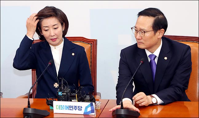 민주, 한국당 '전대 효과' 반감시킬 방안 셋