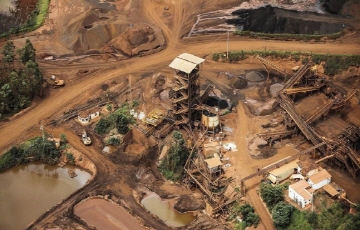 브라질 댐 붕괴에 운임 추락…해운업계 '패닉'