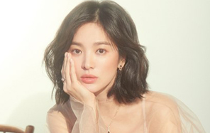 송혜교, 패션지 커버 장식…싱그러운 봄의 여신