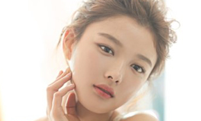 김유정, 화보 비하인드컷…싱그러운 봄의 여신