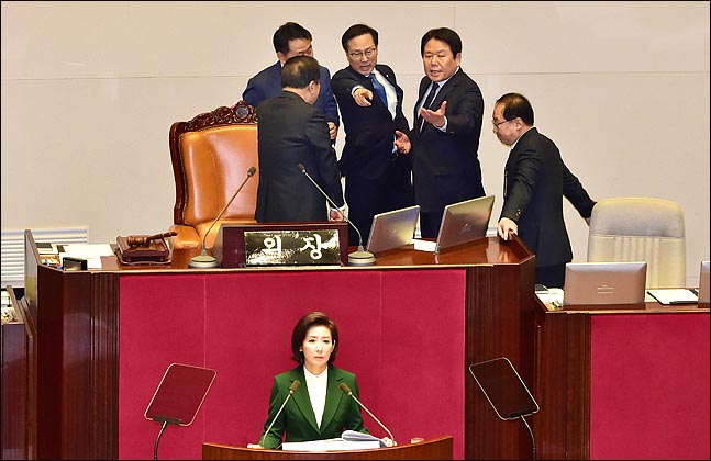 민주당, '김정은 대변인' 나경원 윤리위 제소