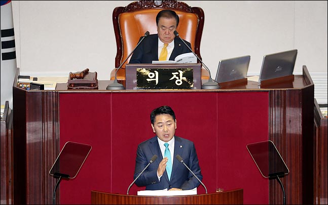 김관영 대표연설 들은 여야 '선거제 개편안' 놓고 갈등 여전