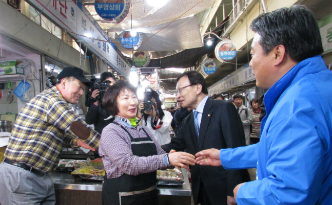 재보선에 미적지근했던 이해찬…뒤늦게 유세 동참