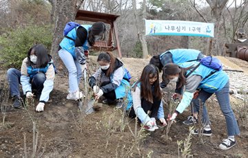 KT&G복지재단, 북한산 국립공원에 7년째 나무심기 봉사