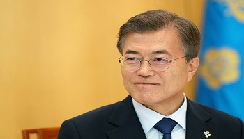 文대통령 지지율 49.9% '위기감 결집' 