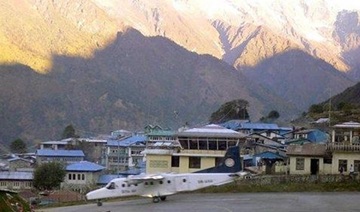 에베레스트 인근서 소형비행기 충돌…2명 사망