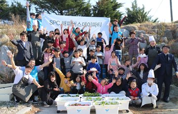 SPC그룹, 강원 지역아동센터에 생일 케이크 전달