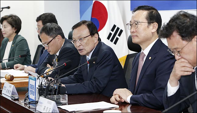 이해찬 "한국당, 국회선진화법 어기는 게 '헌법수호'라 말해"
