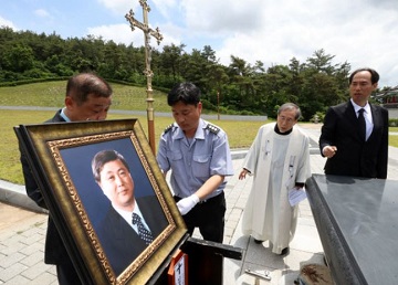 故 김홍일 전 의원, 국립 5·18묘지에 안장