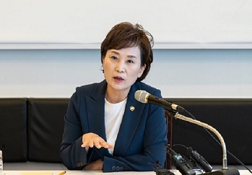 [기자의 눈] 민간 분양가상한제 카드까지 던진 김현미…또 시작된 폭탄 돌리기?