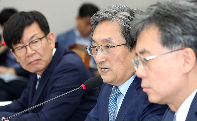북한 핵실험 놓고 여당 의원·靑비서실장 '황당 문답' 눈쌀