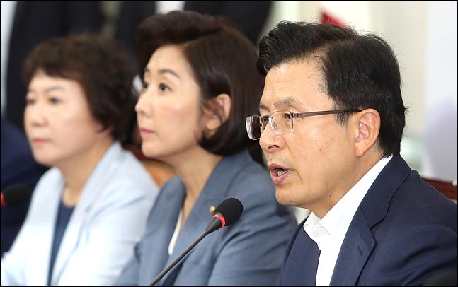 '조국 낙마' 벼르는 한국당 "적폐청산 마침표 돼야"
