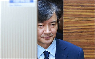 [조국 의혹 논란] 여론 악화에도 '마이웨이'…"검찰 개혁하겠다"